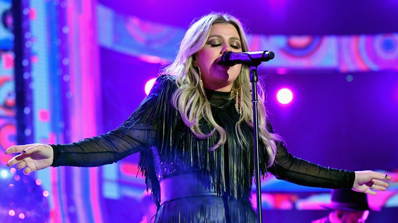 Kelly Clarkson fan engagement